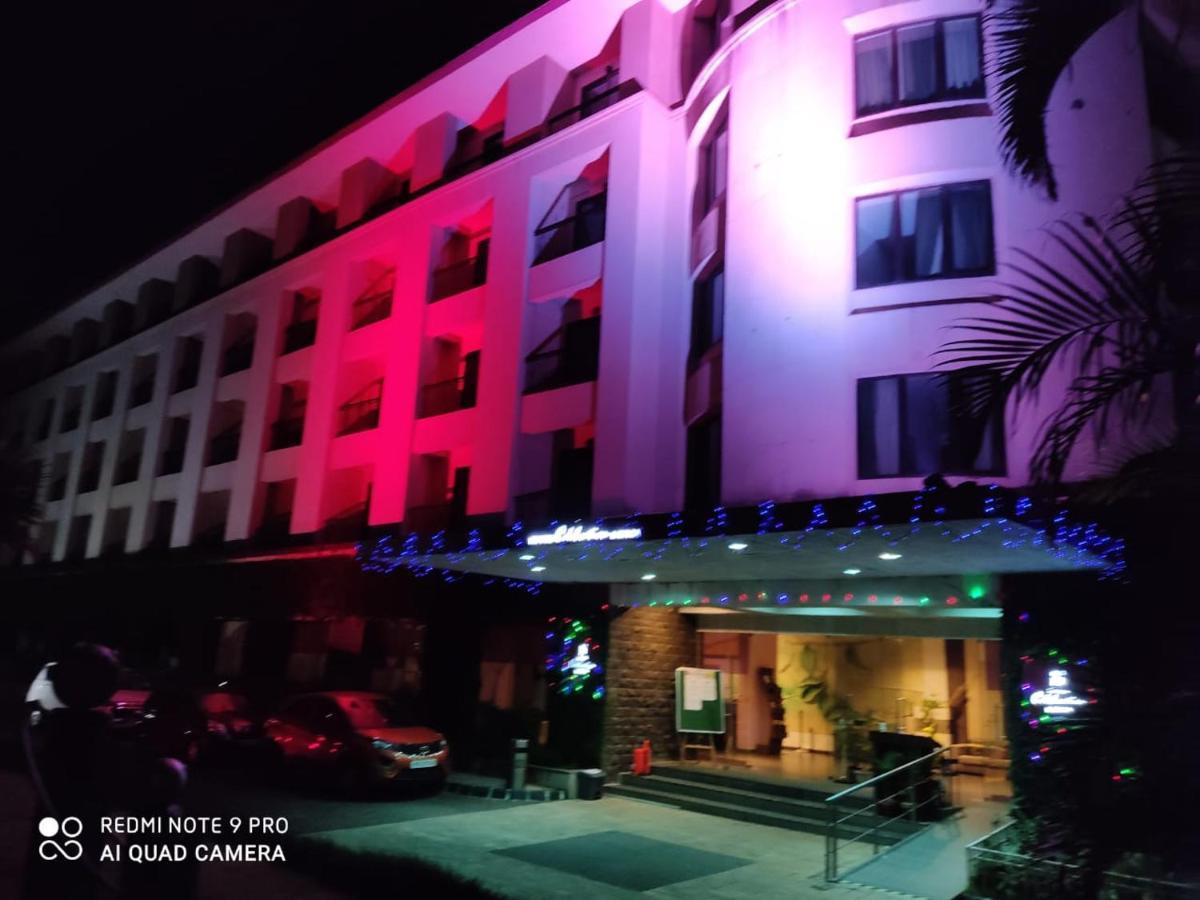 Celebration Lavasa Hotel Bagian luar foto