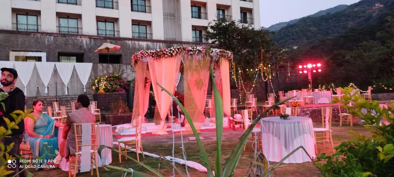 Celebration Lavasa Hotel Bagian luar foto